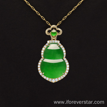 White gold gourd emerald pendant